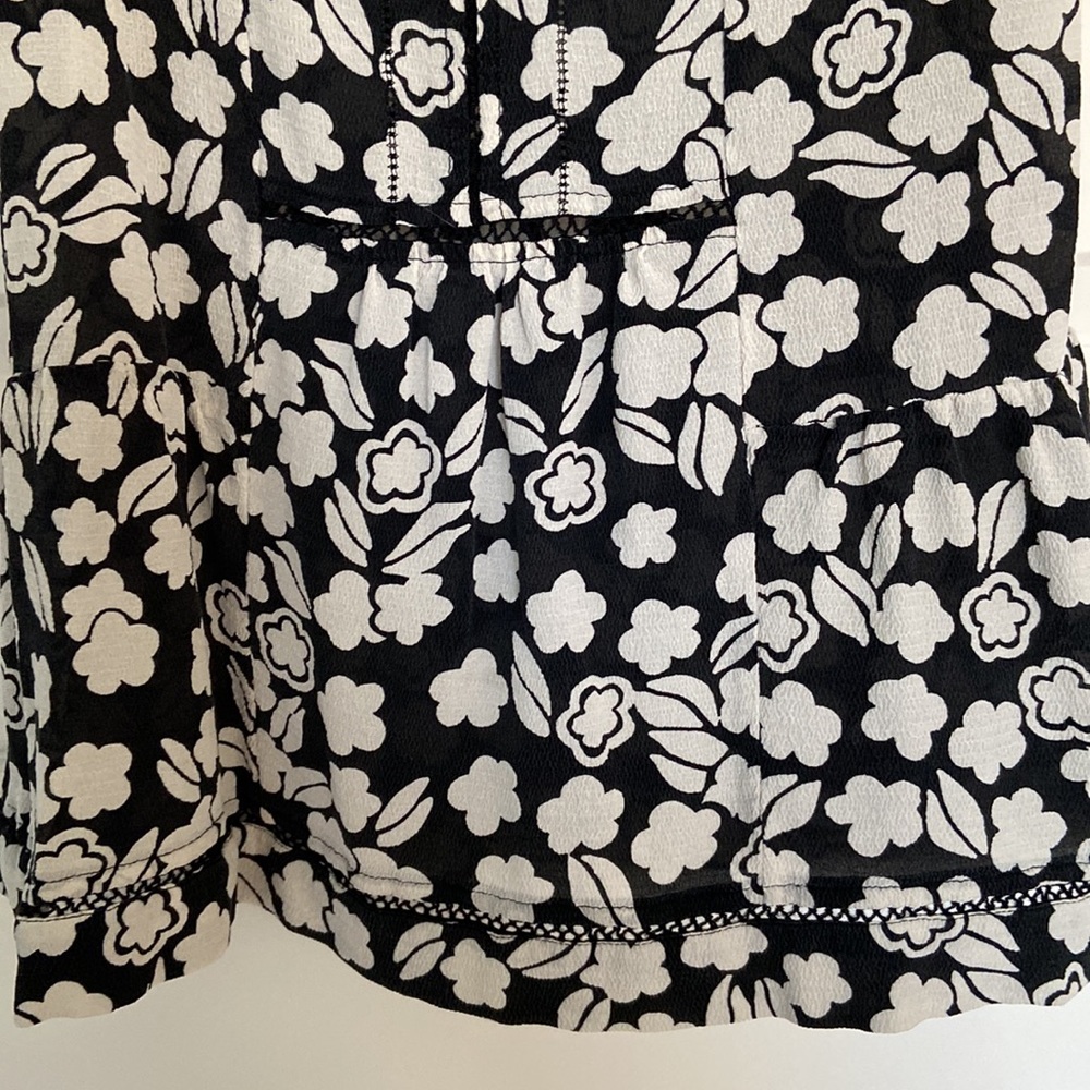 Cute flowy flowery top - Picture 4 of 4